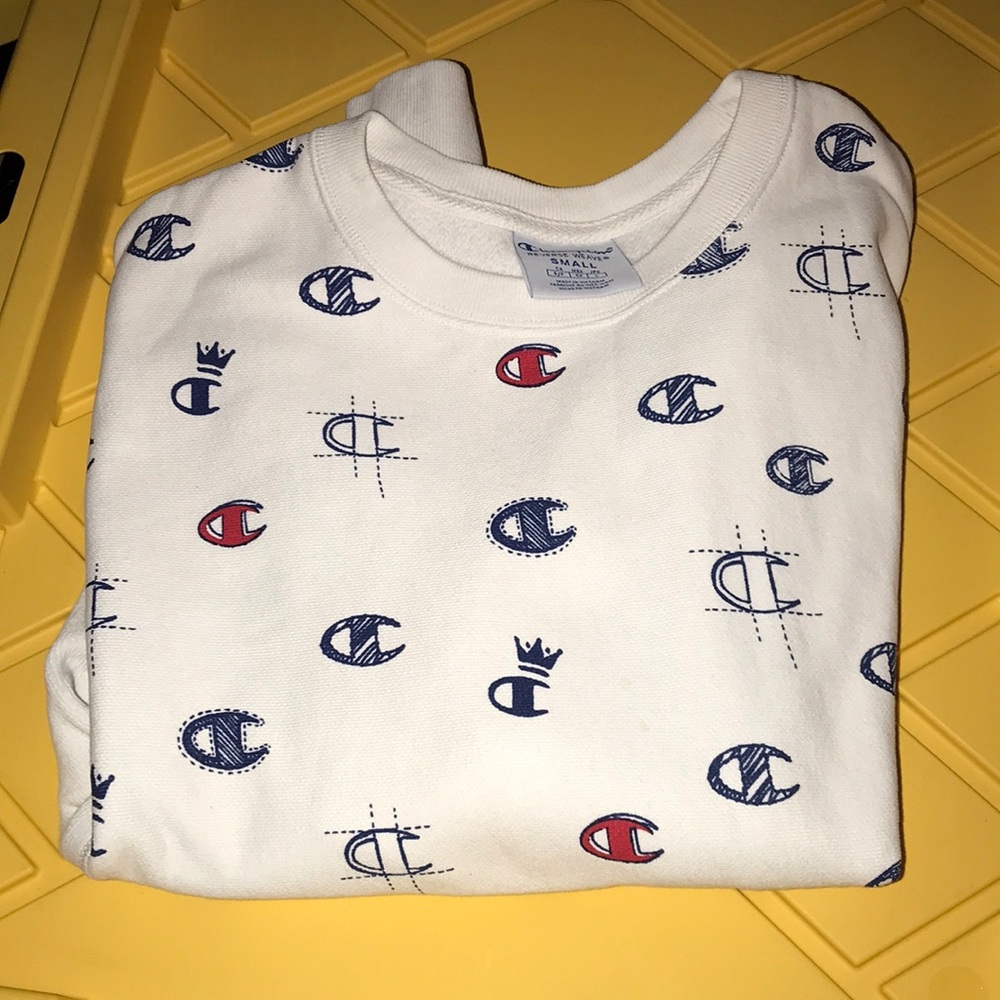 Preloved Champion logo crew sweater in Small